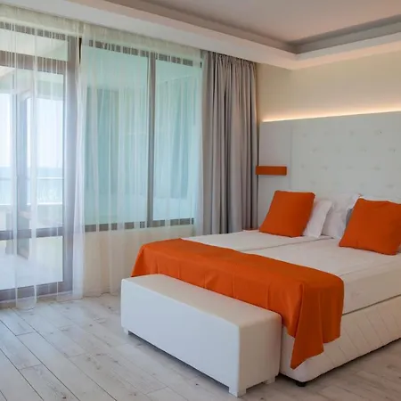 Perla Luxury Hotel