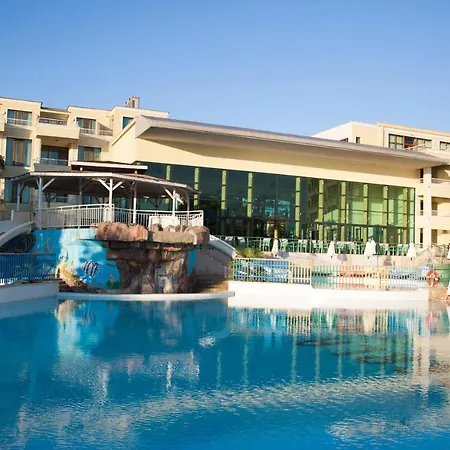 Perla Luxury Hotel