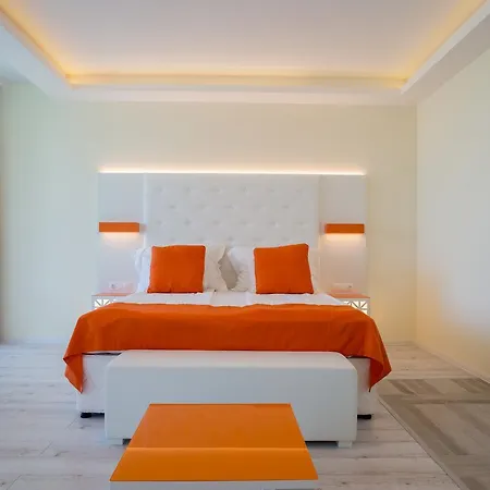 Perla Luxury Hotel