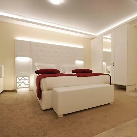 Perla Luxury Hotel 5*