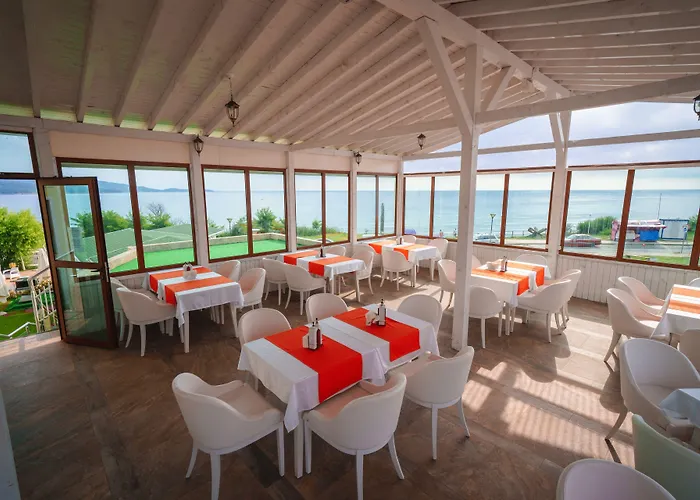 מלון Perla Luxury