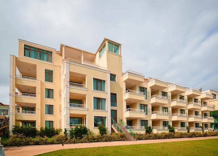 מלון Perla Luxury 5*